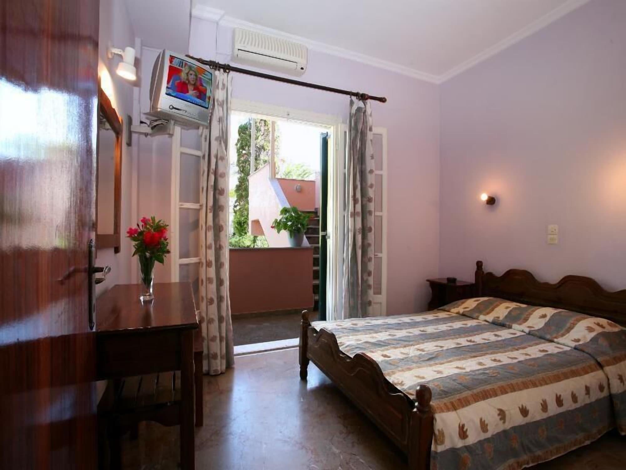 Alexis Apartments Беницес Екстериор снимка