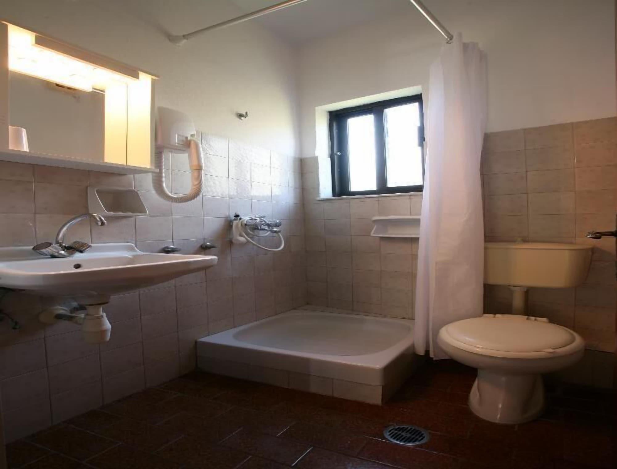 Alexis Apartments Беницес Екстериор снимка