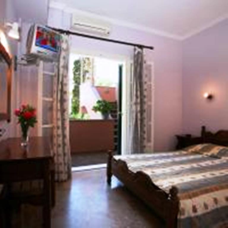 Alexis Apartments Беницес Екстериор снимка